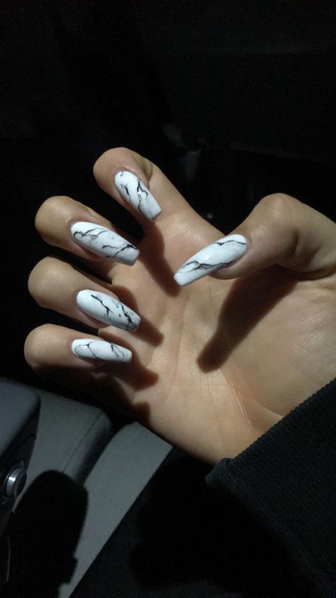 White Black Marble Nails, Black And White Marble Nail Designs, Marble Nails White And Black, Black And White Marble Acrylic Nails, Marble Black And White Nails, White And Black Marble Nails, Marble Nails Black And White, White Marble Nail Designs, Marble Nails White