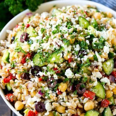 Farro Salad with Feta Dinner At The Zoo Recipes, Farro Salad Recipes, Southwest Quinoa Salad, Farro Recipes, Side Dishes For Chicken, Salad With Feta, Farro Salad, Roasted Peppers, Salad Bar