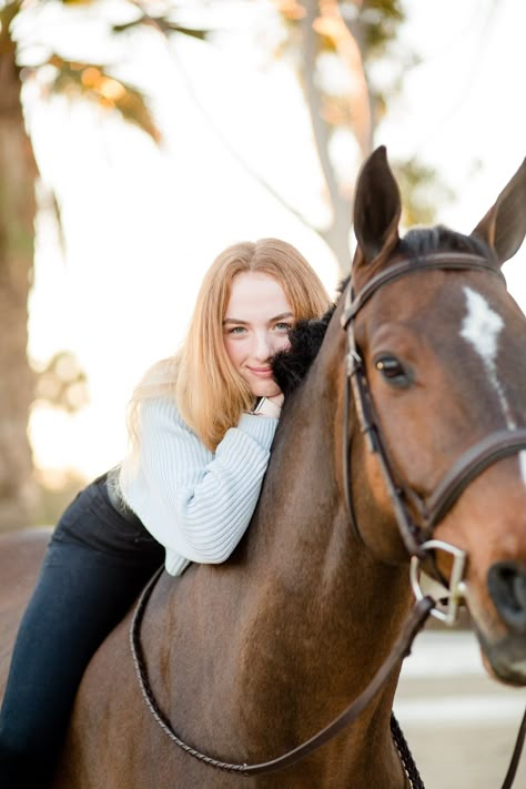 Birthday Theme Animals, Animals Beautiful Amazing Photos, Birthday Cake Animals, Animals Birthday Theme, Cuddling Animals, Senior Horse Photography, Animals Birthday Cake, Animals Cuddling, Animals As Humans