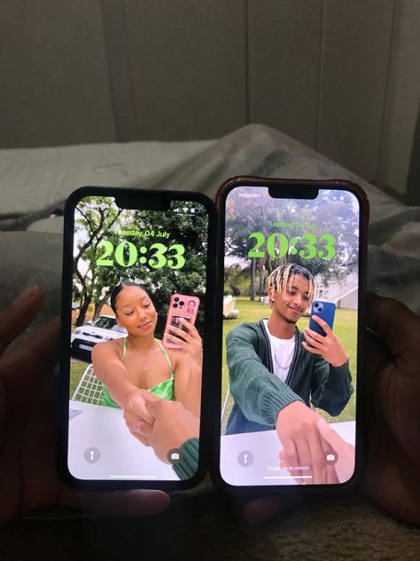 Matching Couples Lockscreen Ideas, Couples Matching Wallpaper Iphone, Matching Wallpaper Ideas For Couples, Cute Couple Phone Wallpaper, Couple Picture Ideas Wallpaper, Iphone Wallpaper For Couples, Boyfriend Lock Screen Ideas, Relationship Wallpaper Couple, Couple Wallpaper Pictures Ideas