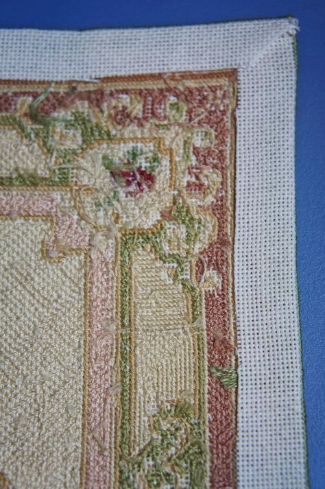 Miniature Needlepoint Patterns, Miniature Needlepoint, Doll Miniatures, Dollhouse Rug, Diy Miniatures, Diy Doll Miniatures, Aubusson Rugs, Miniature Diy, Needlepoint Patterns