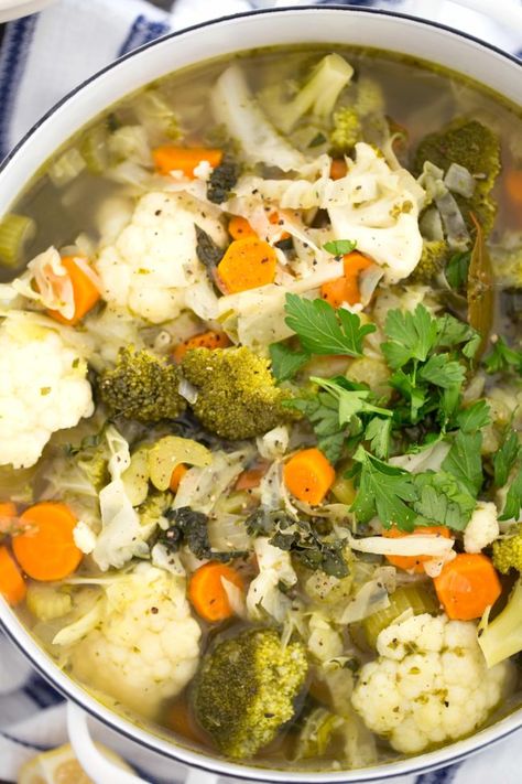 Vegetable Soup for Weight Loss Vegan Vegetable Soup Recipes, Vegan Vegetable Soup, Roasted Cauliflower Soup, Minestrone Soup Recipe, Carrots Celery, Broccoli Cauliflower, Vegetable Soup Recipes, White Bean Soup, Cauliflower Soup