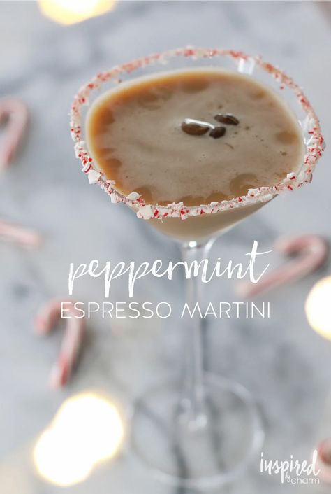 Peppermint Espresso Martini, Mocha Martini, Peppermint Cocktail, Boat Drinks, Peppermint Martini, Desert Bar, Christmas Drinks Alcohol, Espresso Martini Recipe, Winter Cocktail