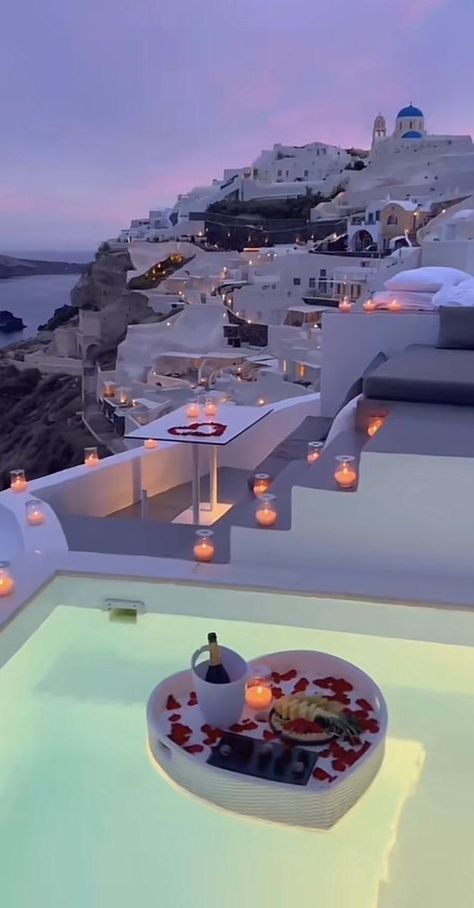 Santorini Greece Sunset, Modern Swimming Pool, Greece Sunset, Pool Aesthetic, Summer View, Pool Pool, Dream Honeymoon, Vision Board Pictures, Dream Vacations Destinations