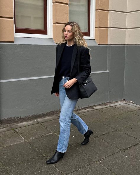 Jeans Blazer Outfit, Blazer And Jeans, Black Blazer Outfit, Anouk Yve, Outfit Blazer, Chic Jeans, Viking Woman, Spring Wear, Blazer Jeans