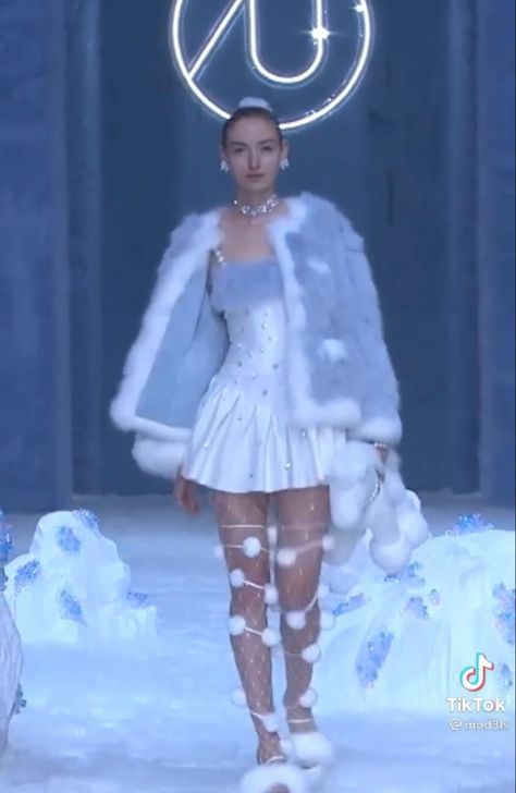 Icy Fashion, Ice Inspired Outfit, White Fluffy Outfit Y2k, White Fluffy Outfit Aesthetic, White Fur Aesthetic Outfit, Winter Fur Outfits Aesthetic, White Fur Coat Aesthetic, Winter Wonderland Outfit, Kpop Dress