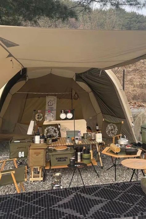 🔥The many ways to open the tunnel tent
Reservoir Camp
🌲Greenery wakes up after early spring and everything is enlightened
🌼Enjoy the red sun in the ink painting on the shimmering lake in the afternoon，a different kind of taste!

#CampingWorldDream #Camping #campinglife Aesthetic Camping Set Up, Cozy Camping Tent Set Up, Camping Set Up Aesthetic, Cozy Camping Aesthetic, Korean Camping Aesthetic, Cottagecore Camping, Cozy Camping Tent, Camping Setup Ideas, Tent Camping Aesthetic