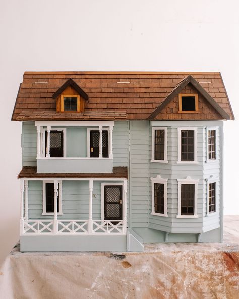 Dollhouse Update, Dollhouse Exterior Ideas, Arthur Dollhouse, Popsicles Sticks, Maileg House, Dollhouse Exterior, Maileg Doll House, Popsicle Stick Houses, Simple Mirror