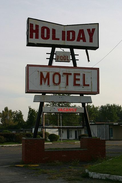 Holiday Motel, Route 66 - Lebanon, Missouri Lebanon Missouri, Building Signs, Historic Route 66, Retro Sign, Hotel Motel, Old Building, Route 66, Told You, A Holiday