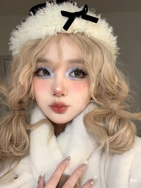 Melanie Martinez Makeup, Funky Makeup, Kawaii Makeup, Casual Makeup, Doll Aesthetic, Makeup Obsession, Makeup Guru, Beauty Tutorials, How To Draw Hair