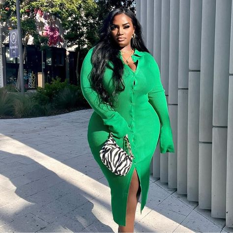 Amazing Stretch. Kelly Green Sweater, Court Outfit, Vivian Dress, Mimi Dress, Green Sweater Dress, Mini Dress Hot, Zebra Dress, Extra Long Sleeves, Miami Fashion