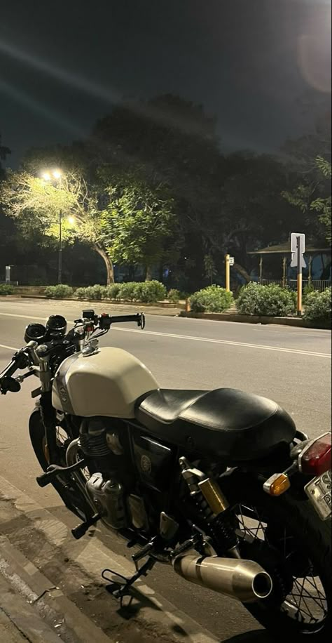 Birthday Wish For Best Friend, Gt 650 Modified, Continental Gt 650 Modified, Continental Gt 650 Modified Wallpaper, Riding Bike Aesthetic, Polo Gt, Aesthetic Bike, Continental Gt 650, Night Bike Ride