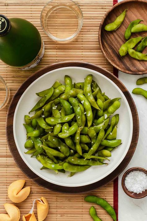 How to Cook Frozen Edamame - Bean Recipes Edamame Beans Recipes, Edemame Recipes Frozen, Frozen Edamame Recipes, How To Make Edamame Beans, Best Edamame Recipe, How To Cook Edamame, How To Cook Frozen Edamame Beans, Cooking Edamame, How To Cook Frozen Edamame