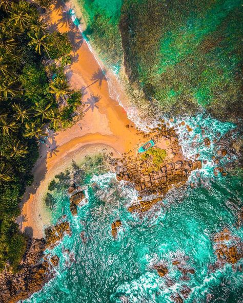 Photo credit @ayeshdperera  #travel #travelphotography #srilankabeaches #visitsrilanka #travelsrilanka #instatravel #srilanka #mirissasrilanka #travelceylon #travelblogger #wonderful_places #mirissabeach #wonderlust #secretbeach #attractionsinsrilanka #travelgraphy #beautifulbeach #beautifuldestinations #traveldaily #traveladdict #travellings #travelgirl #travelgrams #beachview #mirissabay #girlstraveldiary #beachphotography Asthic Picture, Camping Goals, Mirissa Sri Lanka, Sri Lanka Beach, Kailua Beach, Tropical Travel, Beach Adventure, Secret Beach, Beach View