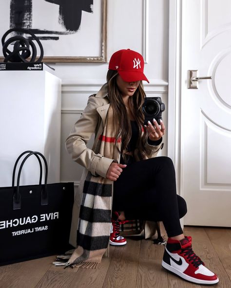 Nike Air Jordans - Mia Mia Mine Red Athleisure Outfit, Jordan Outfit Women, Air Jordan Outfit, Outfit Jordan, Sneaker Fits, Styling Jordans, Jordan 1 Outfit Women, Sneaker Outfits Women, Jordan Outfit