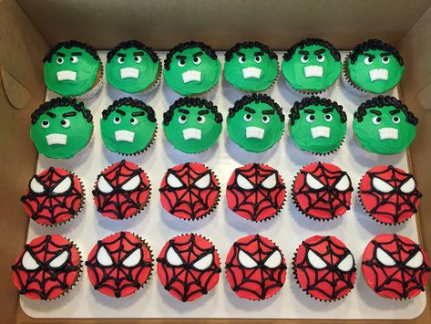 Hulk & Spiderman cupcakes Spiderman And Hulk, Hulk Cupcakes, Hulk Birthday Cakes, Birthday Cakes For Boys, Hulk Birthday Parties, Spiderman Cupcakes, Hulk Party, Superhero Cupcakes, Marvel Birthday Party