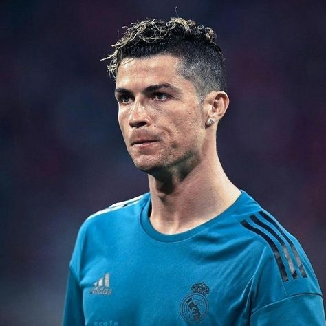 Aesthetic Ronaldo, Ronaldo Aesthetic, Ronaldo Style, Cristiano Ronaldo Style, Ronaldo Cristiano, Ronaldo Real, Soccer Player, Be Grateful, Cristiano Ronaldo