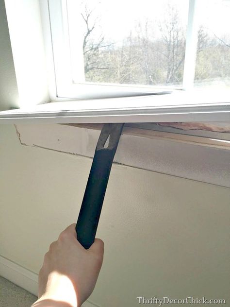 removing window sill How To Replace A Window Sill, Remove Window Trim, Window Seal Ideas, Kitchen Window Sill Ideas, Diy Window Sill, Window Trim Ideas Interior, Window Sill Replacement, Wooden Window Sill, Wood Window Sill