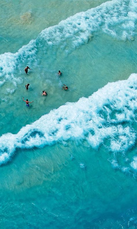 8 Beautiful Photos of Oceans From Above Ocean From Above, Building Landscape, British Seaside, Honeymoon Places, Aerial Images, Seaside Town, Chrysler Building, Cairo Egypt, Bavaria Germany