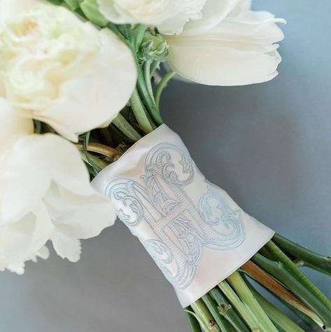 ✨Wedding Tip Wednesday✨ Hello brides-to-be! 💗 For this Wedding Tip Wednesday, let's talk about the details of your bouquet! 💐 Add a personal and elegant touch by wrapping a monogrammed ribbon cover on your bouquet stems! Choose a ribbon that matches your wedding colors and design a monogram with your initials. You can order a custom ribbon or DIY it with fabric paints or embroidery. Wrap the ribbon around your bouquet stems and for extra elegance, add charms, lace, or greenery. This simpl... Monogram Bouquet Wrap, Diy Monogram, 2025 Wedding, Ribbon Bouquet, Wedding Initials, Custom Ribbon, Bouquet Wrap, A Monogram, Wedding Wraps