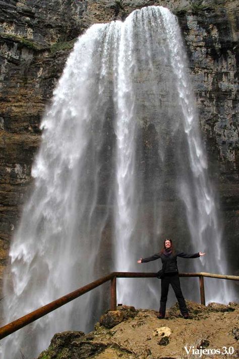 La maravillosa ruta del Nacimiento del río Mundo (Albacete) 💦 Walking Routes, Secret Places, Spain Travel, Beautiful Photography, Travel Around The World, Travel Around, Europe Travel, Trekking, Trip Advisor