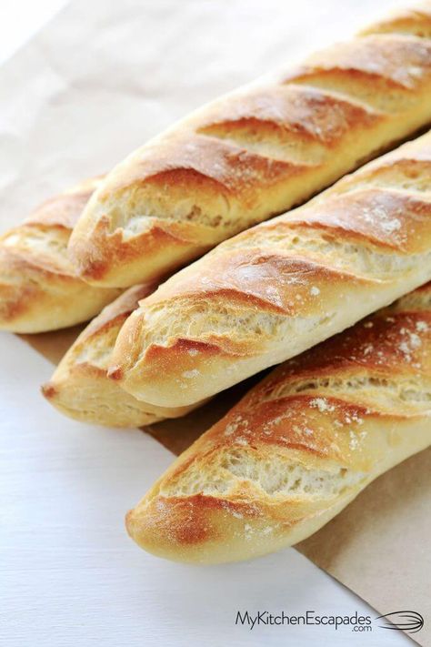 Easy French Bread, Lobster Biscuits, Easy French Bread Recipe, Red Lobster Biscuits, Homemade French Bread, Baguette Recipe, Mini Baguette, French Bread Recipe, Red Lobster