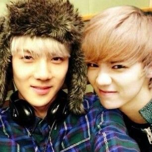 #EXO #Sehun #Luhan Luhan Selca, Exo Hunhan, Sehun And Luhan, Kpop Ship, Kpop Ships, Exo Couple, Exo Luhan, Exo Ot12, Chanyeol And Do