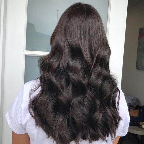 #curlingiron #curlyhair #wavyhair #hair #makeup #beauty #longhair #products #cutehairstyle #hairstyleideas #easyhairstyle 10 Major Winter Hair Colors, Long Curled Hair, Best Fall Hair Colors, Color Ideas For Black Women, Winter Hair Colors, Natural Straight Hair, Curled Hair, Cool Blonde Hair, Curls For Long Hair