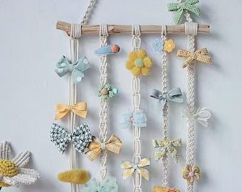 Diy Macrame Bow Hanger, Hair Bow Display Craft Show, Modern Macrame Patterns, Macrame Organizer, Macrame Bow Holder, Headband Hanger, Macrame Bow, Hair Bow Storage, Diy Hair Bow Holder