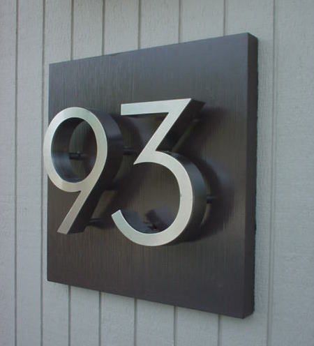 i'm usually bored with the normal house numbers but this is nice Front Door Numbers, Led House Numbers, House Number Plates, House Numbers Diy, Steel Front Door, Eichler Homes, Led House, Metal House Numbers, Modern Front Door