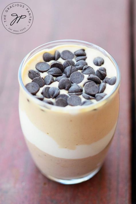 Clean Eating Chocolate Peanut Butter Parfait Recipe Healthy Dessert Parfait, Parfait Desserts Healthy, Healthy Parfaits, Healthy Parfait, Clean Desserts, Clean Eating Vegetarian, Recipe Tiktok, Clean Dessert, Parfait Desserts