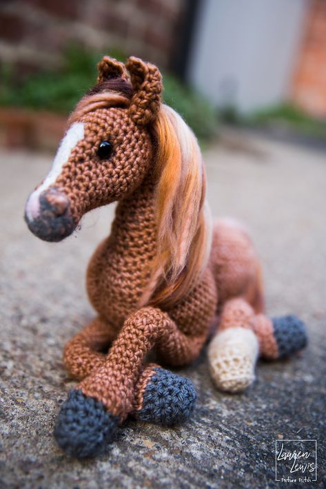 Ravelry: Unicorn by Megan Lapp Crafty Intentions, Crochet Pony, Crochet Horse, Easy Crochet Animals, Crochet Animals Free Patterns, Unicorn Pattern, Crochet Amigurumi Free, Knitted Animals, Fun Crochet Projects