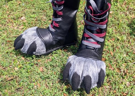 Comicon Outfit, Paw Shoes, Fursuit Paws, Fursuit Tutorial, Cosplay Tutorial, Cosplay Diy, Diy Crafts To Do, Cute Doodle Art, Shoe Art