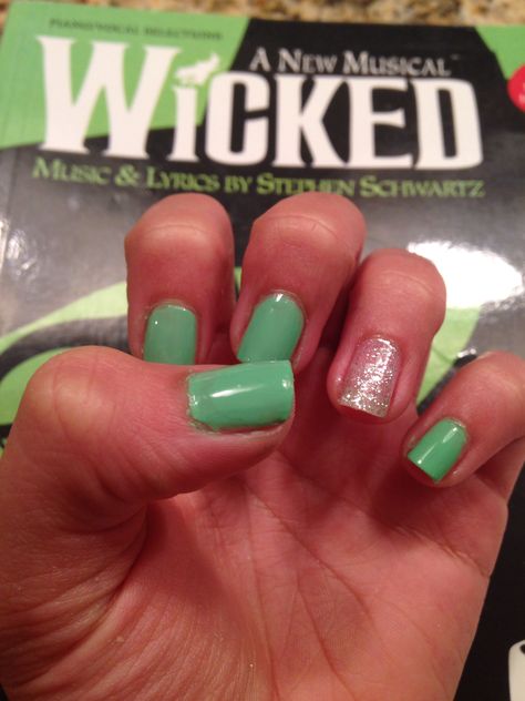 Wicked nails Wicked Nails Musical Glinda, Wicked The Musical Nails, Wicked Movie Nails, Wicked Themed Nails, Wicked Musical Nails, Wicked Nails Musical, Wicked Nails, Elphaba Wicked, Elphaba And Glinda