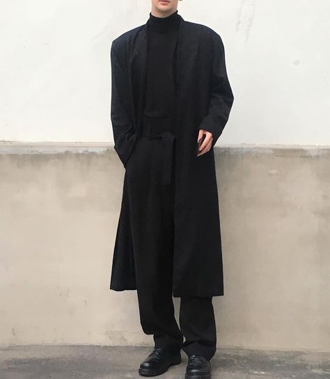 Raf Simons Trench Coat, Radio Host, Work Uniform, Work Uniforms, Minimal Outfit, Normcore, Outfit Inspirations, Instagram Post, Instagram Posts