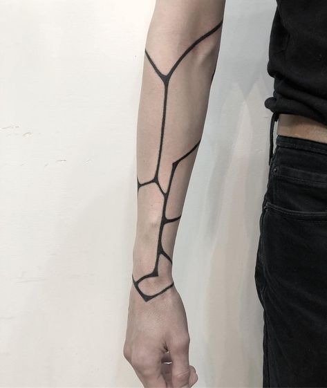 Futuristic Tattoo Design, Cyberpunk Tattoo Arm, Cyberpunk Hand Tattoo, Cyberware Tattoo, Abstract Sleeve Tattoo, Lines Tattoo Design, Cyberpunk Tattoo Design, Cybernetic Tattoo, Android Tattoo