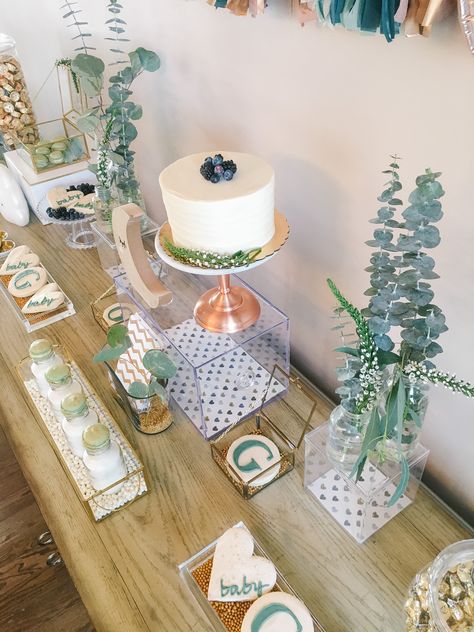 A gold and sage color palette keeps this baby boy shower neutral but beautiful Simple Boy Baby Shower Ideas, Baby Shower Color Themes, Truly Scrumptious, Baby Shower Dessert Table, Baby Shower Drinks, Boy Baby Shower Ideas, Quinceanera Ideas, Shower Desserts, Green Baby Shower