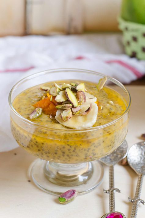 Try this Mango Musk Melon Chia Seeds Pudding recipe which is made with fresh seasonal fruits blended with a little milk, mixed with chia seeds and toasted nuts. Microwave Chocolate Pudding, Chia Seeds Pudding, Musk Melon, Holi Recipes, Melon Recipes, Old Fashioned Bread Pudding, Seasonal Fruits, Chia Seed Pudding, Ramadan Recipes