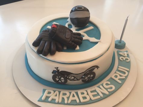 #yamahacake #moto cake Motor Bike Cake, Moto Cake, Motorbike Cake, Lover Cake, Birthday Cake For Boyfriend, Biker Birthday, Bike Cakes, Cake For Boyfriend, Baker Cake