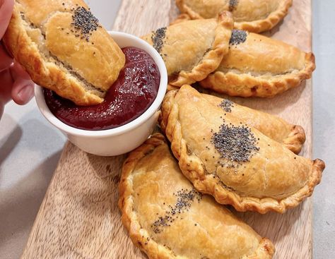 Blackberry Sauce, Savory Pastry, Wild Game Recipes, Cassava Flour, Food Contest, Wild Game, Game Food, Poppy Seeds, Chopped Garlic