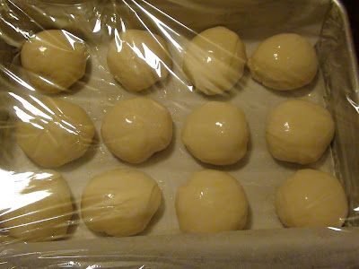 zsuzsa is in the kitchen: OVERNIGHT BUNS Overnight Buns Recipe, Overnight Buns, Jelly Salad, Meringue Mushrooms, Hungarian Cuisine, Rustic Bread, Yeast Breads, Stuffed Mushroom Caps, Bun Recipe