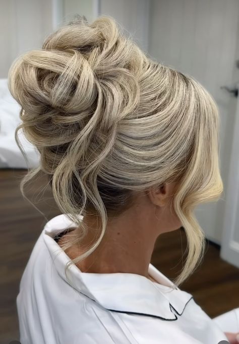 Wedding Hairstyles For Updo, High Volume Updo Wedding, Wedding Loose Updos For Medium Hair, Mother Of Bride Updos For Long Hair, Birthday Glam Hair, Up Do Hair Ideas For Prom, Big Updo Wedding Hair, Short Half Up Wedding Hair, Prom Hair Inspiration Updo