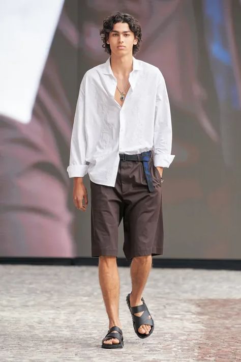 2023 Era, Dior Men, Guy Style, Metallic Pants, Vogue Dress, Mens Spring Fashion, Mens Fashion Week, Hermes Men, Summer Outfits Men