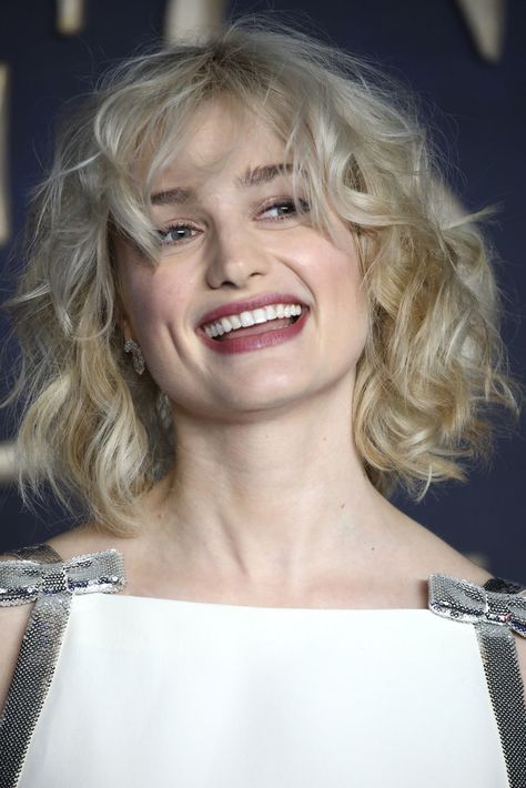 HAPPY 37th BIRTHDAY to ALISON SUDOL!! 12/23/21 Born Alison Sudol, American singer, songwriter, actress, and music video director. She is known as the singer A Fine Frenzy, and also for her role as Queenie Goldstein in the Fantastic Beasts films Fantastic Beasts and Where to Find Them (2016), Fantastic Beasts: The Crimes of Grindelwald (2018) and Fantastic Beasts: The Secrets of Dumbledore (2022). Her music has been featured on numerous television shows and in several major motion pictures. Hair Inspo Medium Length, Hair Inspo Medium, Happy 37th Birthday, Fantastic Beasts Cast, The Secrets Of Dumbledore, Alison Sudol, Beast Film, Secrets Of Dumbledore, Queenie Goldstein