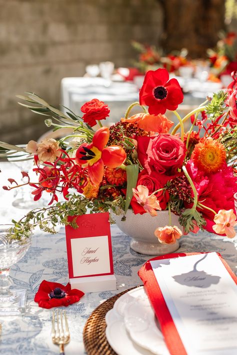 Place setting with red napkins and floral centerpiece • "Surprise Red" Twist on a Classic Blue and White Wedding Editorial at Colvin House • Savoir Fête, Chicago Wedding Planner • Photography by Alex Ferreri Orange Table Setting, Planner Photography, Blue And White Wedding, Red Napkins, Orange Table, Table Scape, Friends Wedding, Floral Centerpiece, Palm Springs Wedding