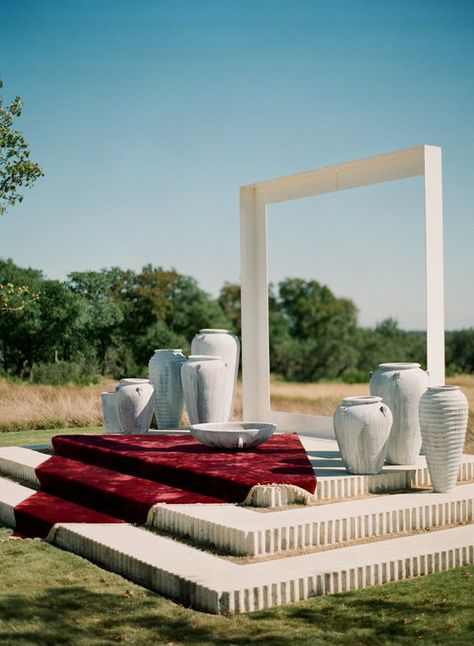 Love the clean, modern palette at this Texas wedding. Planning a wedding in Austin? Head to bwtheory.com for a FREE guide to the best local vendors. #freeguide #austinwedding #texaswedding Classic Place, Clean Wedding Decoration, Stone Wedding, Contemporary Wedding Decor, Edgy Bridal, Prospect House, Modern Indian Wedding, Faux Flower Bouquets, Wedding Planning Decor