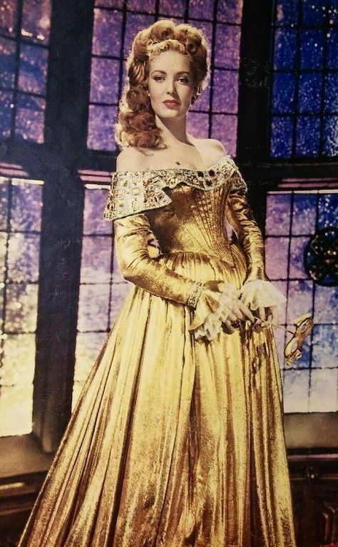 Linda Darnell in costume as Amber St Claire in “Forever Amber” (20th Century Fox, 1947) Forever Amber, Linda Darnell, St Claire, Fantasy Stuff, 20th Century Fox, Wedding Idea, Golden Age Of Hollywood, Classic Movies, Cool Costumes