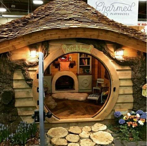 Hobbit Homes, Luxury Playhouses, Casa Hobbit, Build A Playhouse, Tree House Designs, Hobbit Hole, Hobbit House, Backyard Playground, Tree Houses