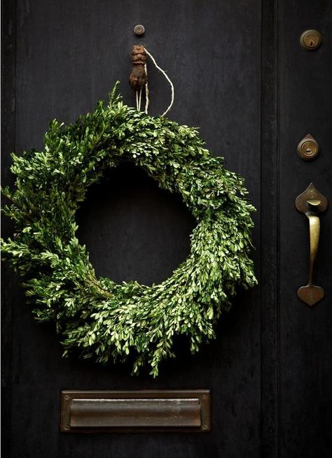 Boxwood wreath decor