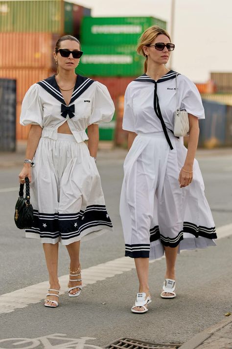 Sea Inspired Outfits, Nautical Outfits, Vintage Dress Patterns, Sailor Fashion, The Sailor, Sailor Collar, Autumn Outfits, Runway Trends, Mood Board Fashion